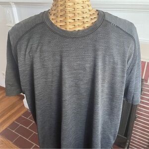 Lululemon heathered gray workout shirt XL